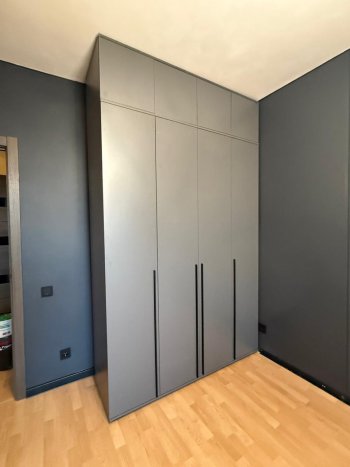 Шкаф 1600 мм 4-х створчатый Норд с антресолью графит (Миф) в Сухом Логу - suhoj-log.mebel-e96.ru