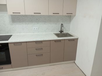 Кухонный гарнитур высокий Латте 3000 мм, Стол. 38 мм в Сухом Логу - suhoj-log.mebel-e96.ru