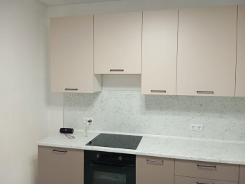 Кухонный гарнитур высокий Латте 3000 мм, Стол. 38 мм в Сухом Логу - suhoj-log.mebel-e96.ru